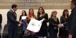 DIF Ahome recibe premio Gilberto Rincon Gallardo