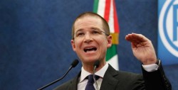 Anaya deja dirección del PAN para buscar candidatura presidencial