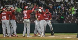 Mexicali evita limpia con Grand Slam
