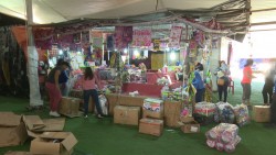 Reportan buenas ventas en el verbena navideña