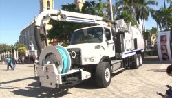 Recibe JUMAPAM camión para atender rebosamientos de drenaje