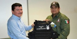 Cambia imagen de policías investigadores con nuevos uniformes