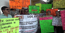 Se manifiestan maestros por incumplimiento de pago