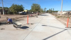 Supervisan trabajos de pavimentación en El Carrizo