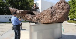 Después de 25 años, meteorito de Bacubirito tendrá los cuidados que merece