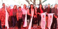 Banderazo de rehabilitación de viviendas en  Charay, El Fuerte