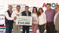 Entregan créditos por arriba de los 28 millones de pesos
