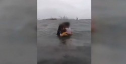 #Video Detienen a mujer por intentar ahogar a sus hijos