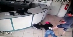 #Video Te sorprenderá la puntería de este policía con un ladrón