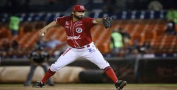 Sergio Mitre refuerza a Tomateros