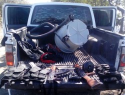 PEP y PM decomisan autos y armas