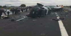 Muere familia tras ser impactada por camioneta