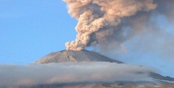 Popocatépetl emite exhalación de 3 mil metros de altura