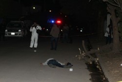 Caminaban por la calle y los atacan a balazos