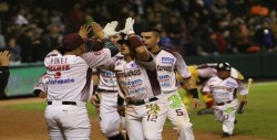 Tomateros gana 5-3 a Mayos y toma ventaja en la serie final