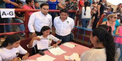 Jóvenes tienen la oportunidad de obtener una beca