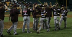 Cierran vialidades por desfile de Tomateros