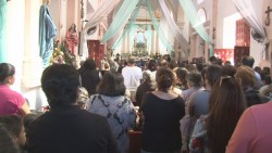 Quilá recibe a miles de feligreses