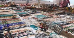Vendedores de artesanías reportan bajas ventas