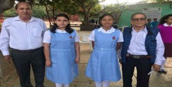 Alumnas sobresalen en concurso de expresión oral