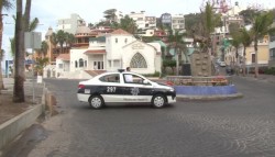 Cierran el paseo costero para colocar templetes
