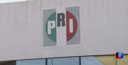 El PRI disfruta de la contienda interna