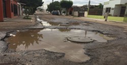 En pésimas condiciones está la calle Guillermo Laveaga