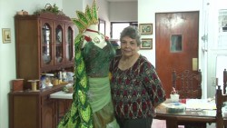 Modificarán vestido de Reina