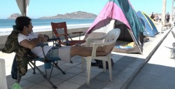 Ni el frío ni el calor es motivo para no apartar lugar