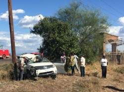 Vuelca camioneta, un herido