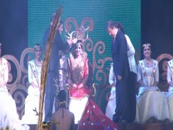 Coronan a la máxima soberana del Carnaval de Mazatlán