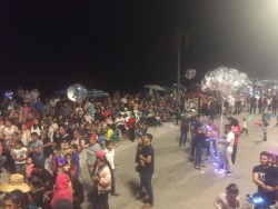 Vidrio, plástico y hasta baños clandestinos en zona carnavalera