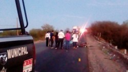 Choca ciclista y motociclista, uno muere