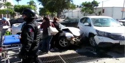 Aparatoso choque en la Palos Prietos