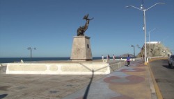 Limpian monumentos y miradores