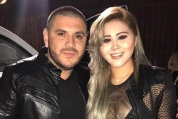 "Gomita" presume foto con el "Komander"