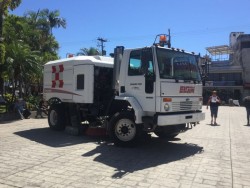 Recibe comuna barredora industrial