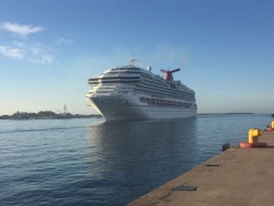 Turistas navieros en Mazatlán, activan economía