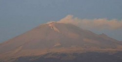 Popocatépetl emite 65 exhalaciones de baja intensidad