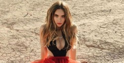 #Fotos ¡Belinda sorprende en topless!