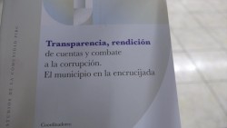 Presentan libro sobre Transparencia
