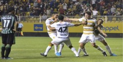 Dorados liga quinta victoria al vencer 3-2 a Cafetaleros