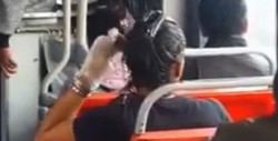 #VIDEO Mujer se aplica el tinte en el autobús