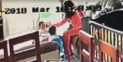 #VideoFuerte Niñera patea a unos gemelos en México
