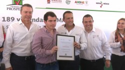 Entregan en Ahome 189 viviendas ecológicas