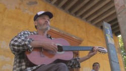 La música lo acompaña por sus viajes