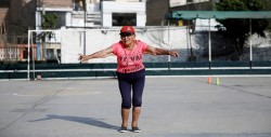#Video 'Moriré en una cancha': Ella es la entrenadora más longeva