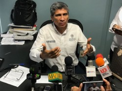 Se lava las manos en conflicto con vendedores