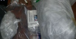 Detienen a hombre con drogas y cartuchos