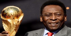 Pelé recibe el premio "Ciudadano Global 2018" en el Foro Económico Mundial